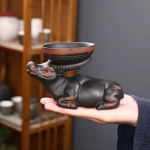 Filtro per tè a forma di toro in ceramica viola