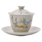Gaiwan decorato in porcellana con motivi floreali