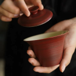 Gaiwan dipinto a mano in ceramica di gres rosso