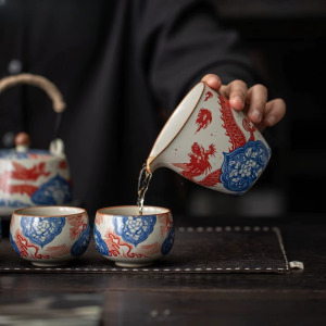 Gaiwan in ceramica con drago rosso