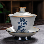 Gaiwan in porcellana blu con decori dipinti a mano — Due fiori