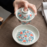 Gaiwan in porcellana con decoro floreale