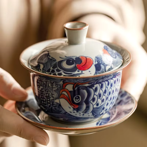 Gaiwan in porcellana decorato con pesci