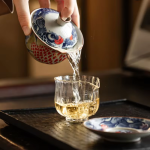 Gaiwan in porcellana decorato con pesci