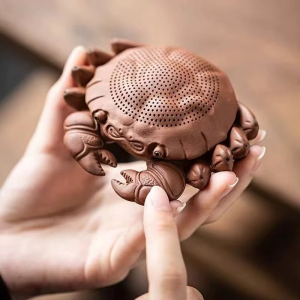 Passino per tè a forma di granchio in ceramica