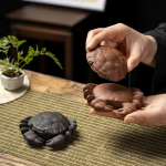 Passino per tè a forma di granchio in ceramica