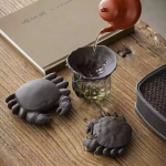 Passino per tè a forma di granchio in ceramica