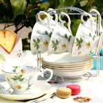 Servizio da tè in porcellana bone china floreale — Bianco con fiori bianchi