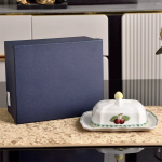 Servizio da tè in porcellana con decori di frutta — Piatto con coperchio
