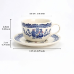 Servizio da tè vintage in ceramica con decoro romantico — Tazza e piattino
