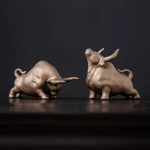 Statuetta cinese del bue in ceramica — Duo bronzo chiaro