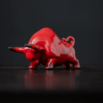 Statuetta cinese del bue in ceramica — Testa china rossa