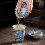 Tazza gaiwan in porcellana blu e bianca
