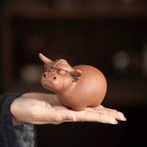 Tea pet a forma di bue in argilla viola fatto a mano