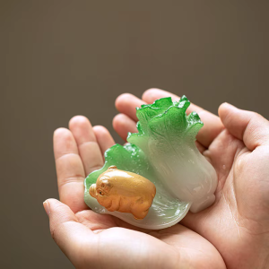 Tea pet a forma di cavolo cinese e maiale in resina