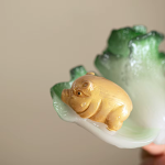 Tea pet a forma di cavolo cinese e maiale in resina