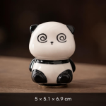 Tea pet a forma di panda in ceramica — Seduto, occhi a spirale