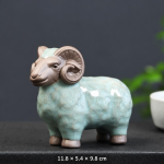 Tea pet a forma di pecora in ceramica — In piedi, testa tortora con corna