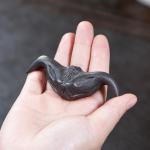 Tea pet a forma di pipistrello in argilla di Yixing