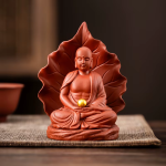 Tea pet Buddha con filtro per tè in argilla viola — Rosso terracotta e oro