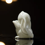 Tea pet coniglio in ceramica con orecchie pendenti