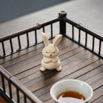 Tea pet coniglio seduto in argilla di Yixing
