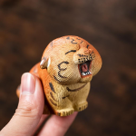 Tea pet dello zodiaco cinese, tigre in argilla di Yixing