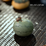 Tea pet in argilla di Yixing a forma di frutta — Pallina ondulata verde-grigia