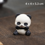 Tea pet in argilla di Yixing a forma di panda — Seduto, zampe sulle guance