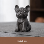 Tea pet in argilla viola con animali zodiacali — Cane seduto