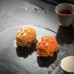 Tea pet in resina con duo di carpe