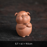 Tea pet maiale dello zodiaco in ceramica — Zampe sul petto