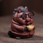 Tea pet maialino portafortuna in argilla di Yixing — Rosso-bruno