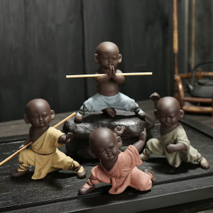 Tea pet monaco di kung fu in argilla viola — Set da 4 multicolore