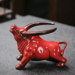 Tea pet toro in ceramica per il tè — Testa sollevata